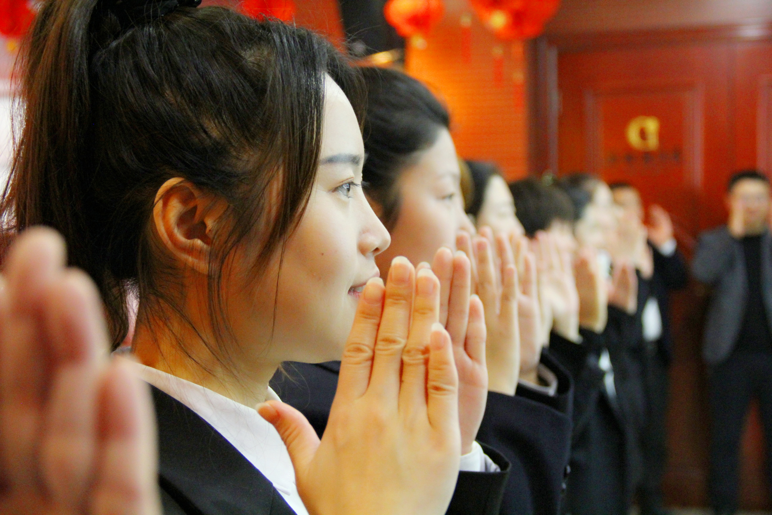 全面提升服務(wù)質(zhì)量，樹立良好企業(yè)文化！